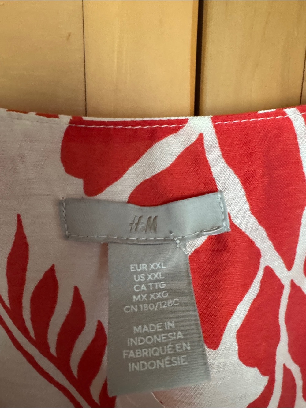 H&M cream and red belted dress - Picture 3 of 6